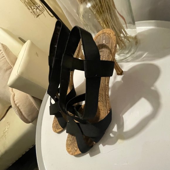 Manolo Blahnik Perpia Strappy Sandals 3.5" Heel Size 7.5 - Picture 4 of 8